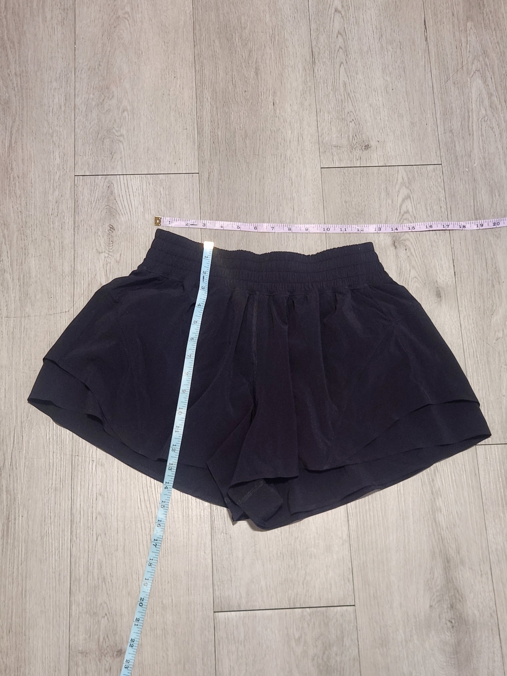 Lululemon Black Flowy Skort Shorts Smocked High Rise - Picture 2 of 5